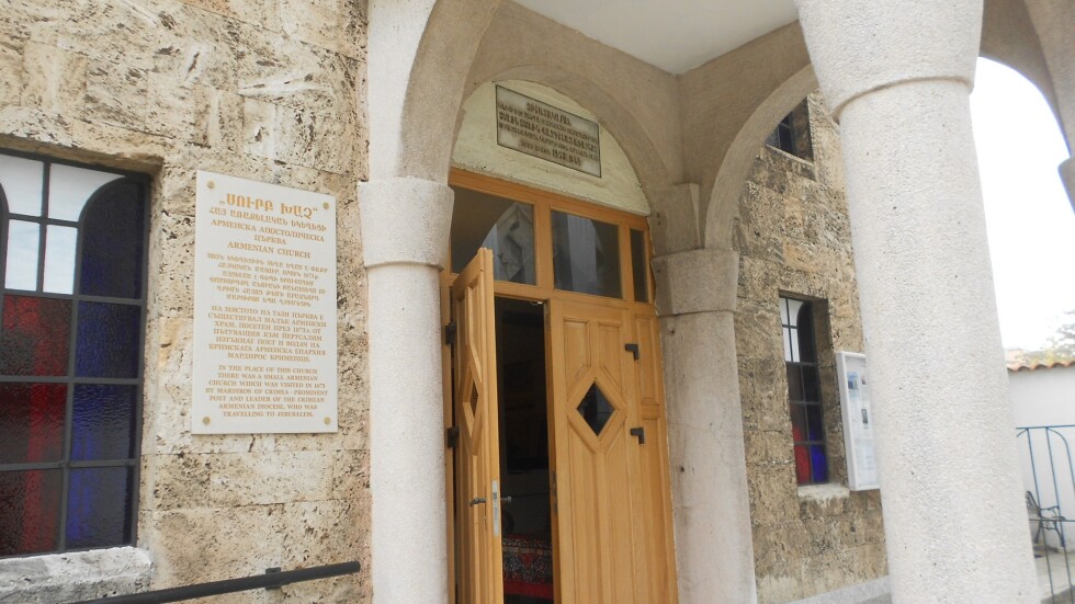 Католическите и арменската църкви в Бургас ще са затворени за Великден