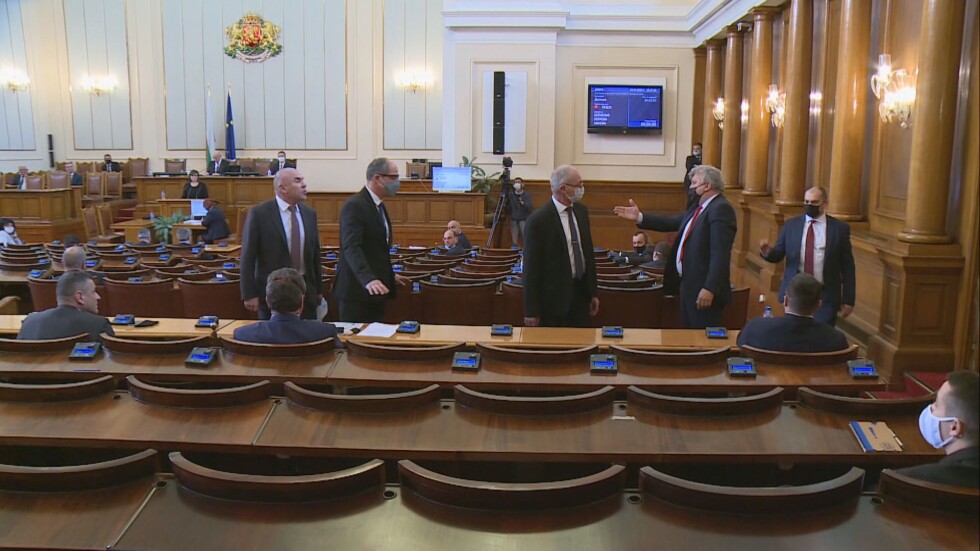Скандал в парламента: Марешки нарече депутат от БСП „изрод“