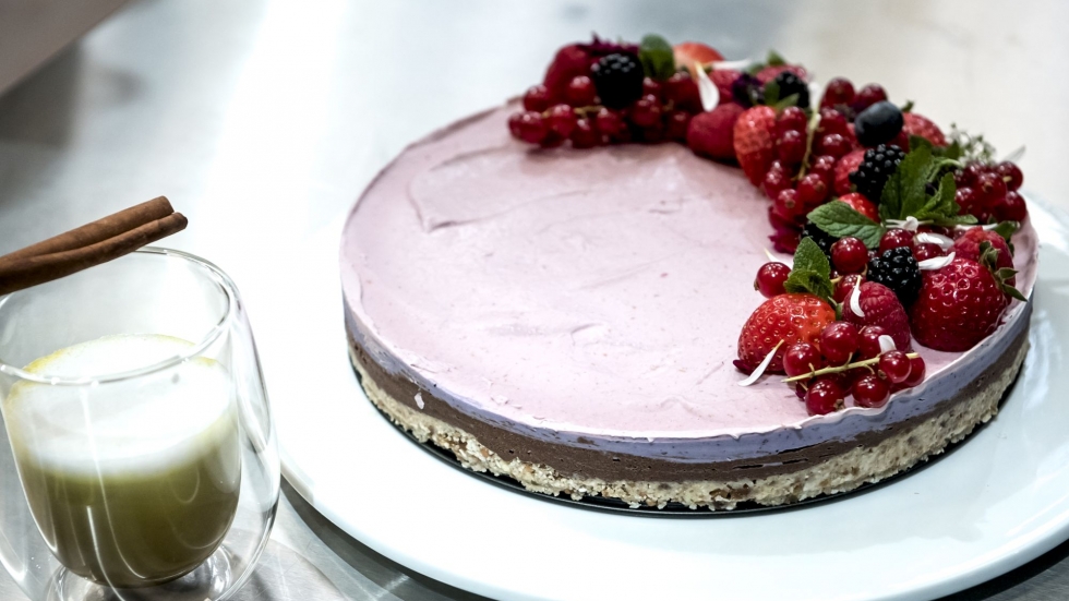 Най-яката торта за Цветница с шоколад - на шеф Силвена Роу (РЕЦЕПТА)
