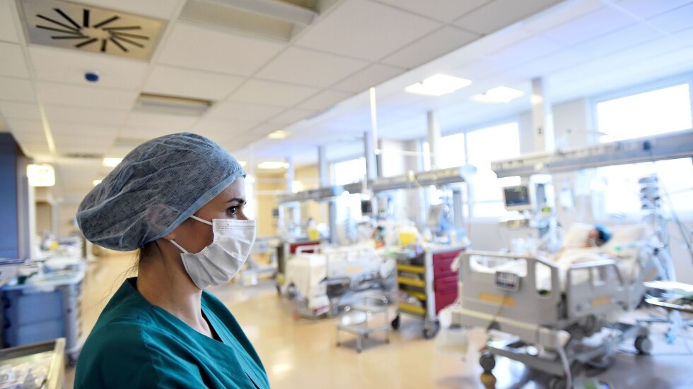 Заради COVID-19: Редица болници спират плановия прием и плановите операции