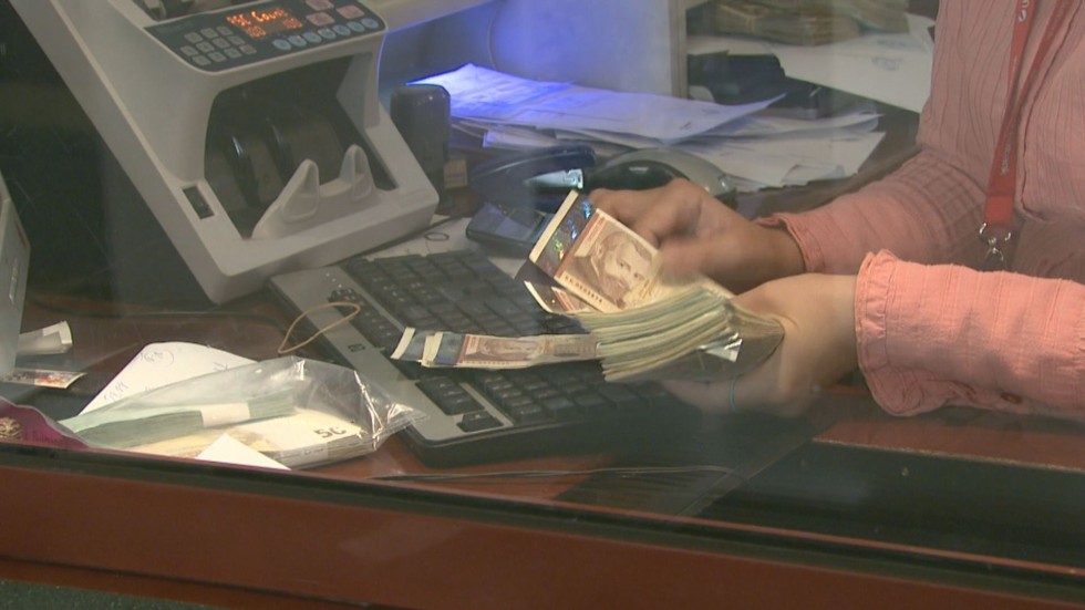 Банкови служители в провинцията отказват отсрочки по плащанията на кредитите