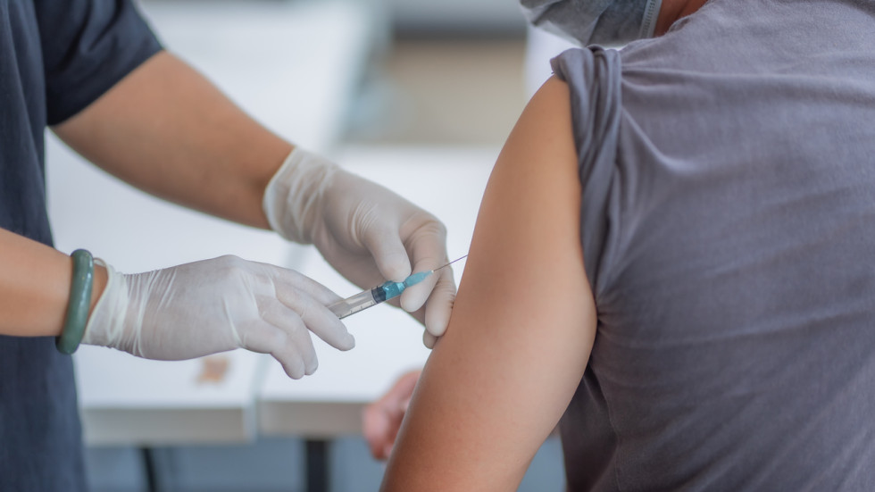България е последна в ЕС по имунизации срещу коронавирус