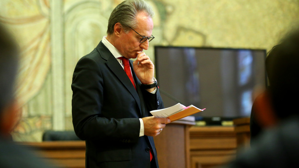 „Билката“ в Съдебната палата доведе до лют скандал във ВСС