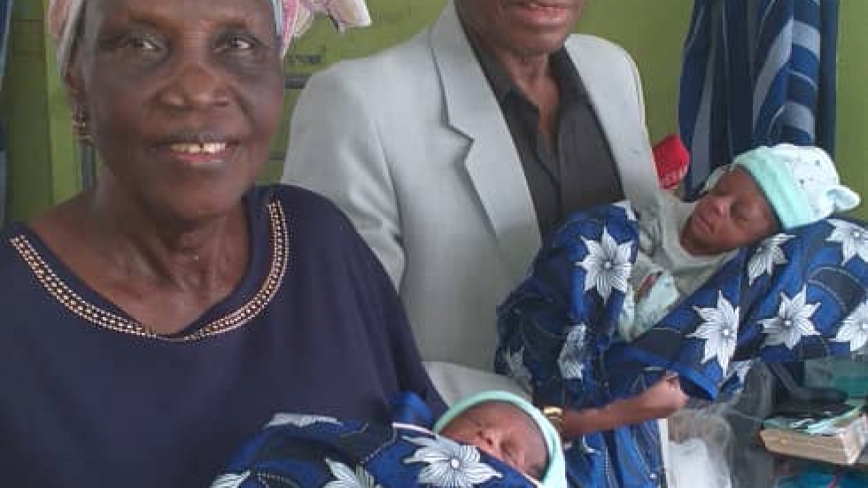68-годишната Маргарет Аденуга от Нигерия роди близнаци
