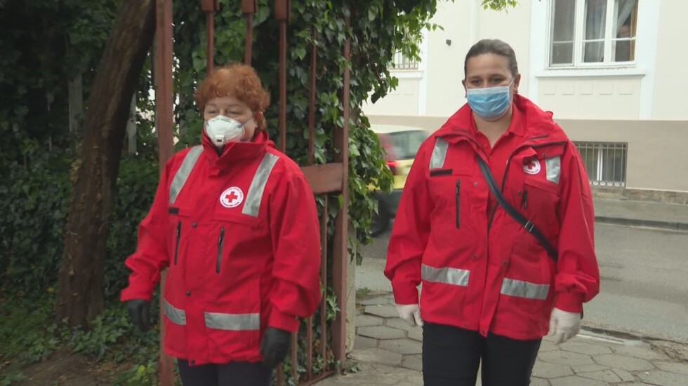 Медици от първа линия са и сред доброволците на БЧК в Сливен