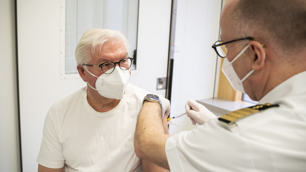 Германският президент се ваксинира с препарата на „АстраЗенека“