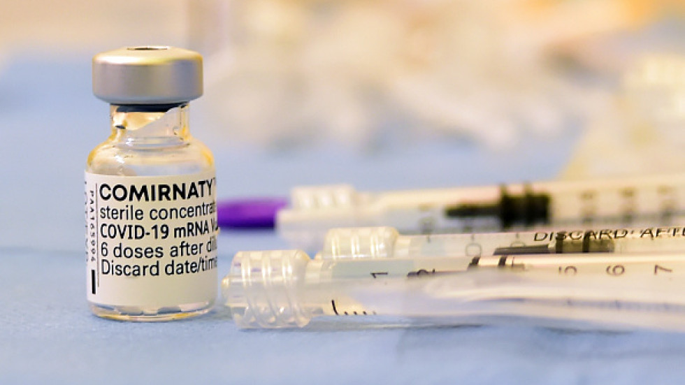 „Пфайзер“ препоръчва поставяне на трета доза ваксина срещу COVID-19