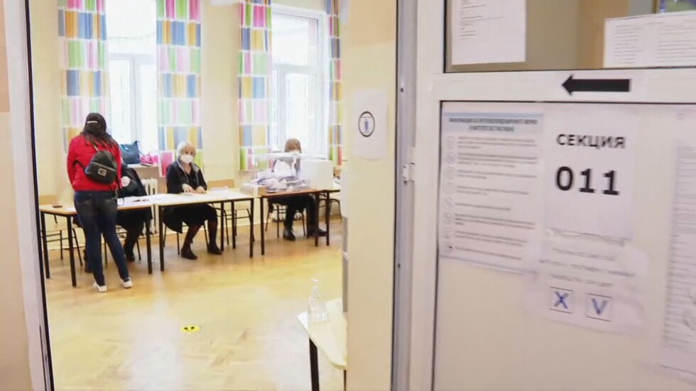Полицията проверява сигнал за контролиран вот във Варна