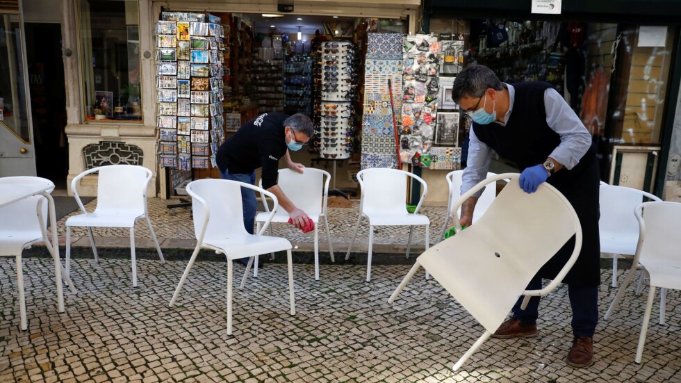 Португалия смекчава антивирусните мерки