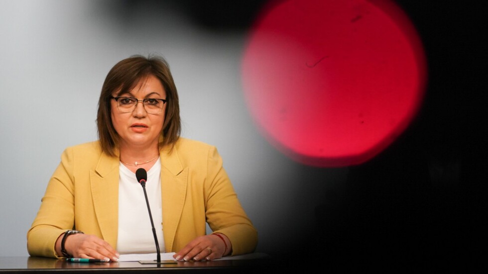 Нинова няма да подава оставка, не можела да остави партията без председател
