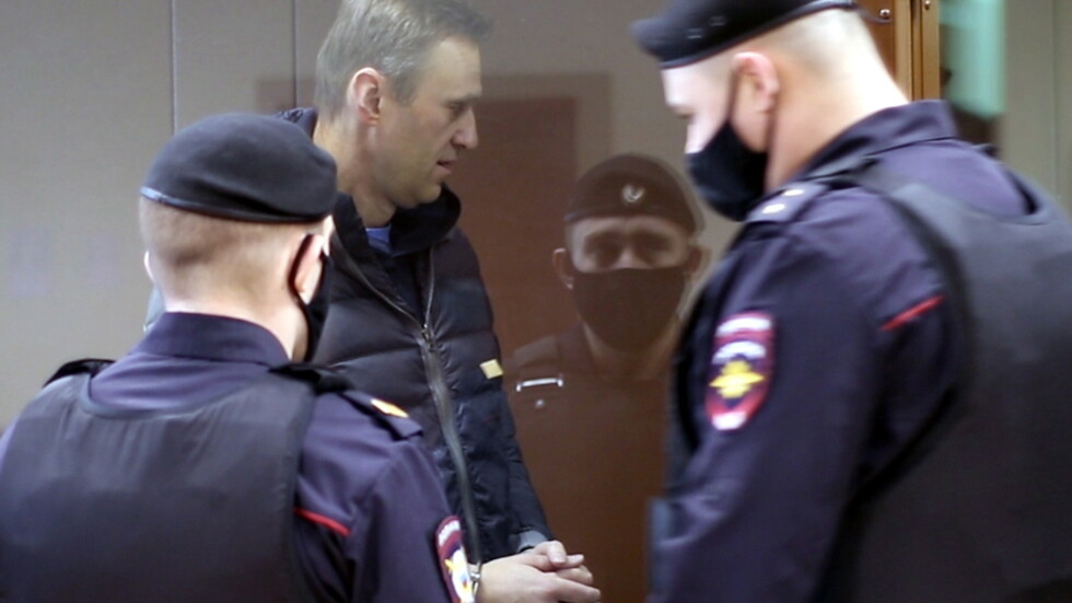 Навални е преместен в болнично отделение заради симптоми на респираторно заболяване