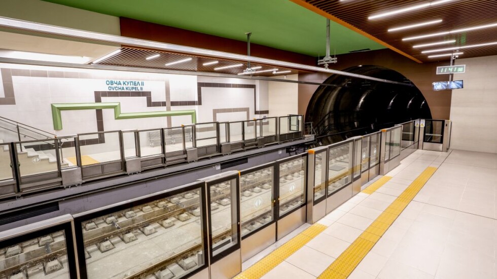 Спират метрото по трета линия събота и неделя