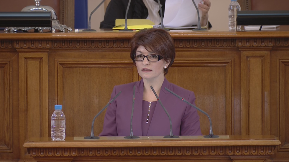 Десислава Атанасова: Готови сме да протегнем ръка към политическите си опоненти