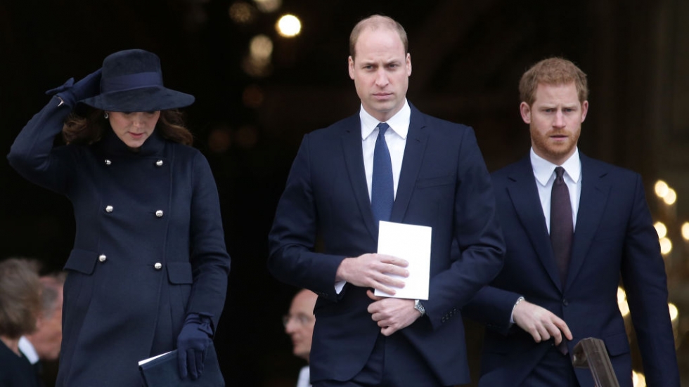 Защо братята Хари и Уилям няма да са един до друг на погребението на принц Филип