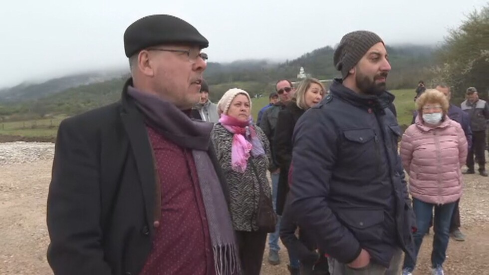 Жителите на село Скравена протестират за достъп до високоскоростен път