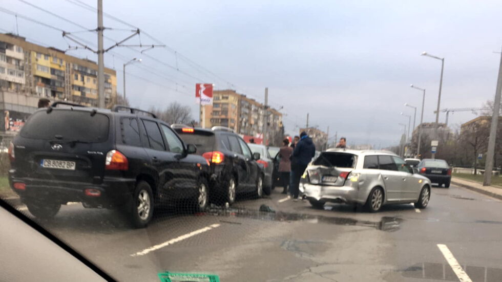 Верижна катастрофа на входа на София