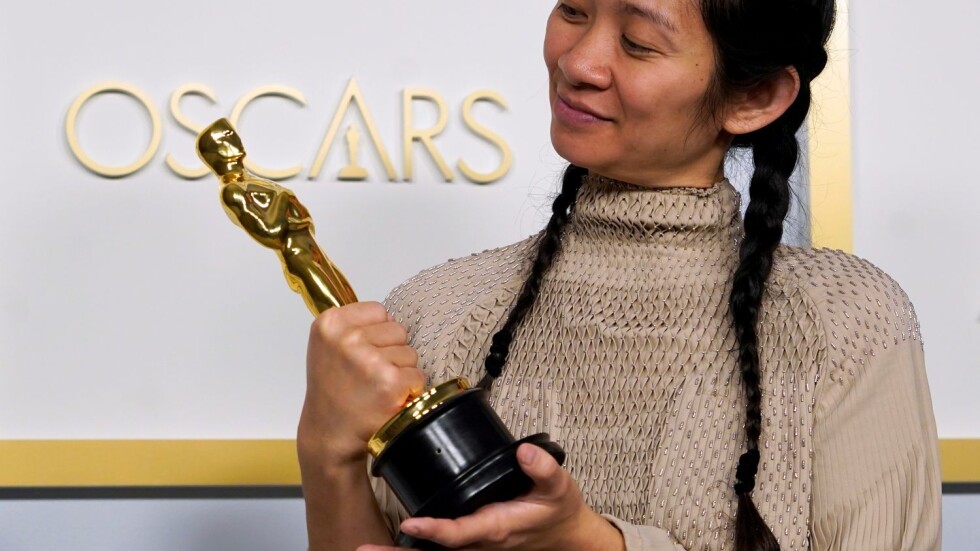 Оскарите на Клои Чжао бяха „цензурирани“ в Китай