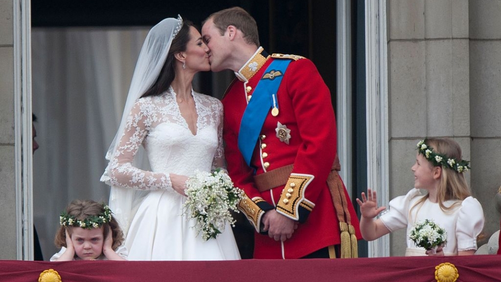 10 години по-късно – къде са сега шаферките от прочутата снимка с целувката на Кейт и Уилям