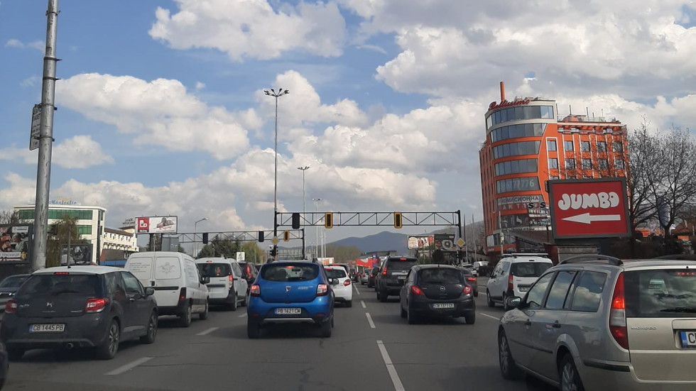 АПИ: Близо половин милион коли са напуснали София на 29 и 30 април