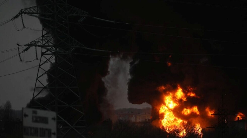 Отново са чути взривове в руския град Белгород, гори склад за боеприпаси