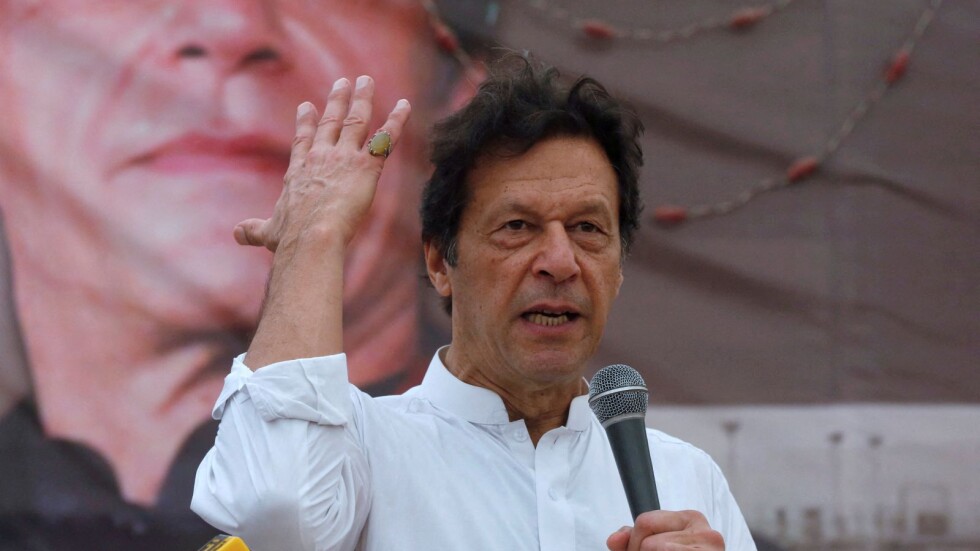 Премиерът на Пакистан беше свален от поста след вот на недоверие