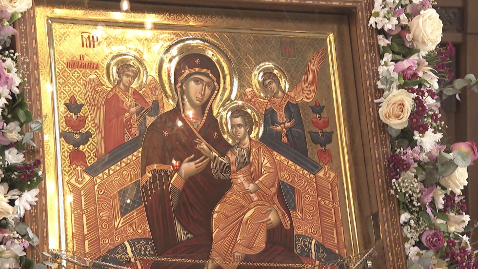 Чудотворна икона ще бъде поставена за поклонение в болница "Св. Анна" в София