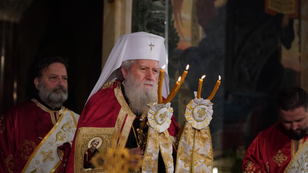 Патриарх Неофит възвести Христовото Възкресение и благослови българите