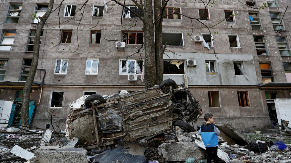 Войната в Украйна: Продължава обстрелът на Мариупол