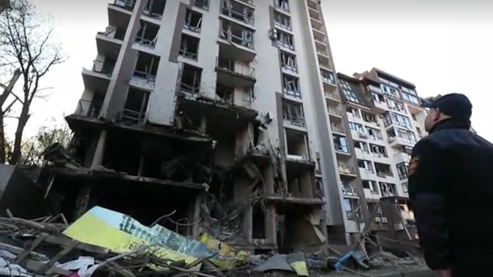 Цивилна жертва и ранени при снощния ракетен обстрел на Киев