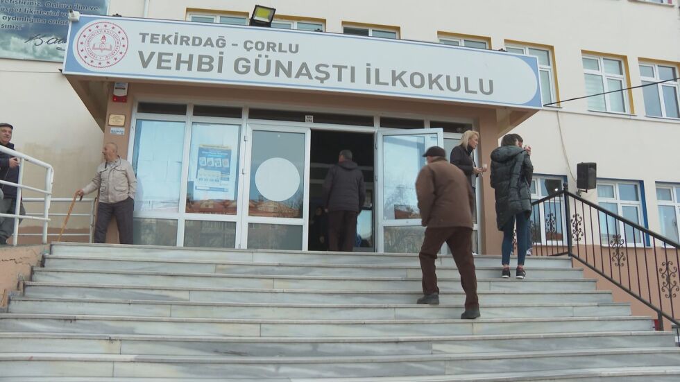 Вотът в Турция: Само две комисии в Чорлу очакват одобрение на протоколите си