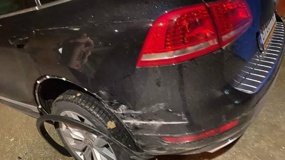 Шофьор на джип удари четири паркирани автомобила във Велико Търново (СНИМКИ)
