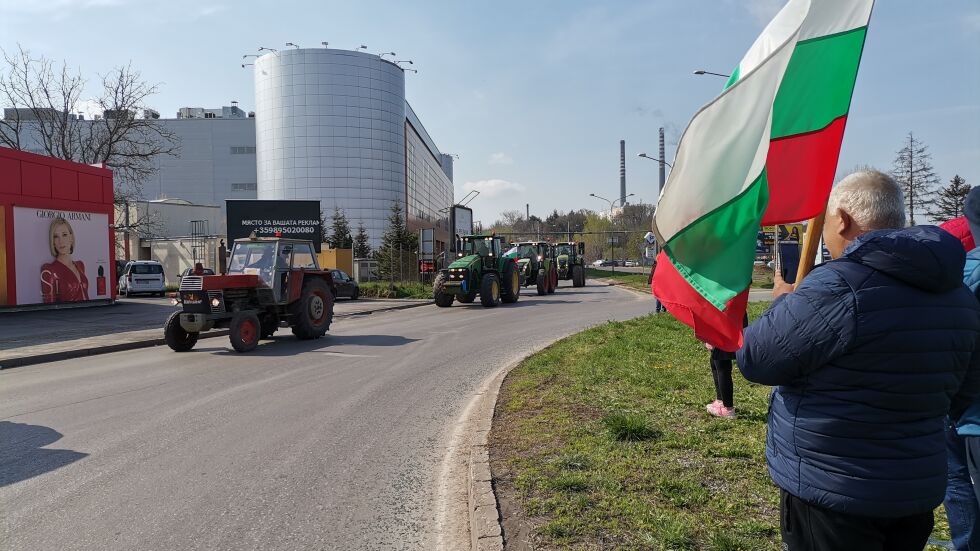Протест блокира границата: Български и румънски земеделци искат промяна за вноса от Украйна