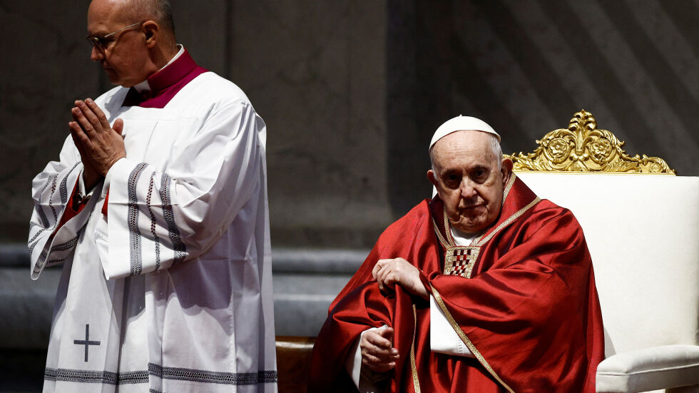 Разпети петък за католиците: Папа Франциск пропуска шествието