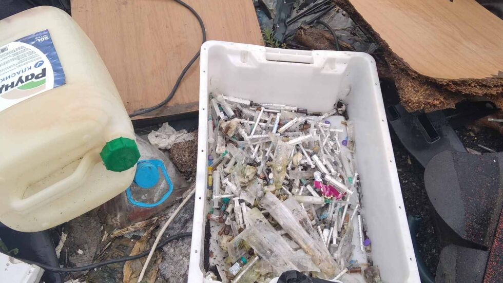 Опасни отпадъци в Добричко: Откриха множество ампули и спринцовки