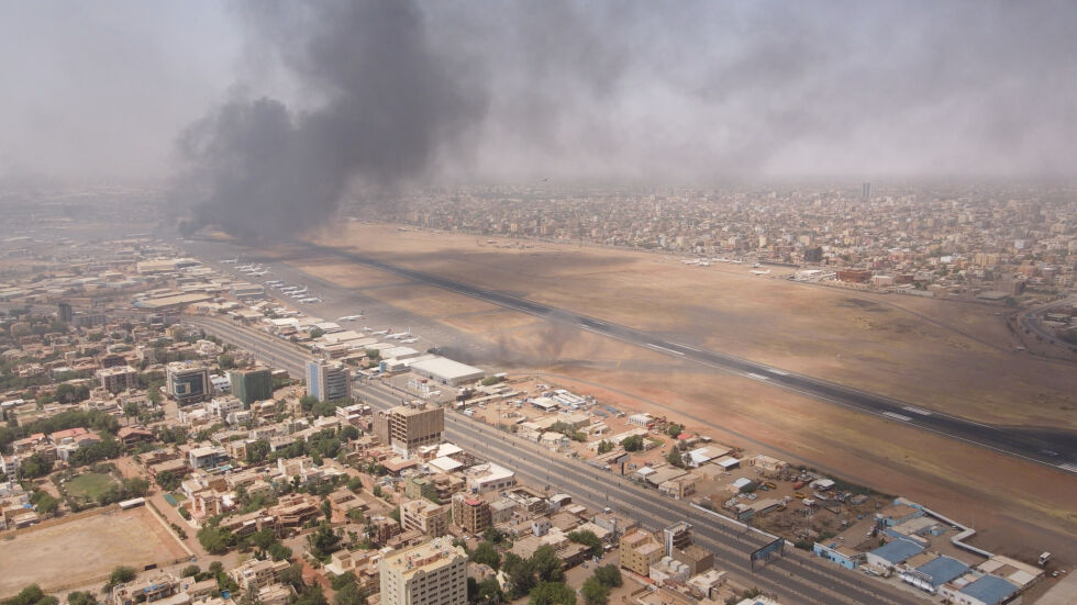 Хаосът в Судан: Армията и паравоенни формирования водят тежки боеве
