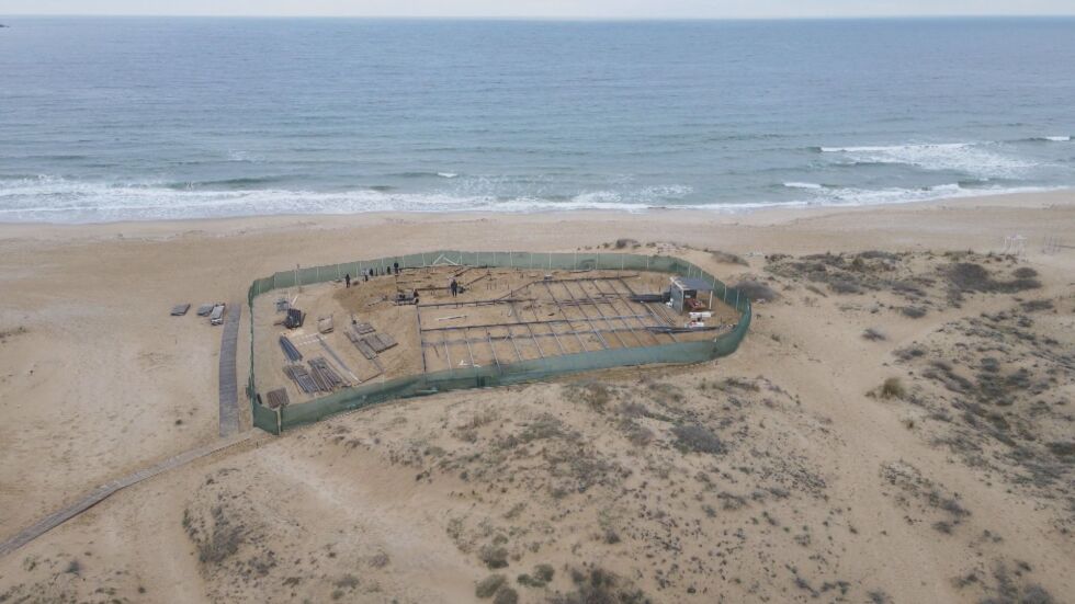 „Лека-полека дюната изчезва“: Зрител на bTV алармира за строеж на заведение в пясъка 