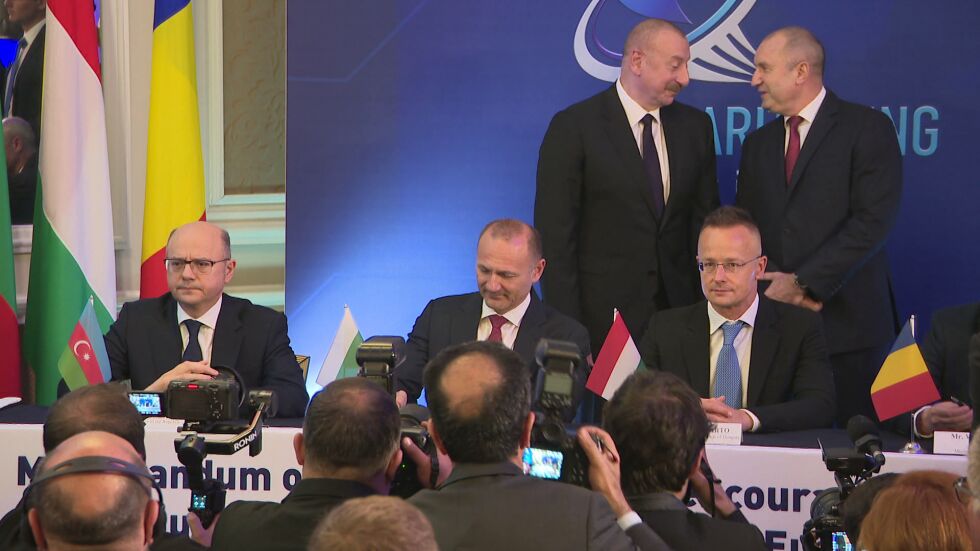 България ще си партнира с още три страни за доставки на газ от Азербайджан 