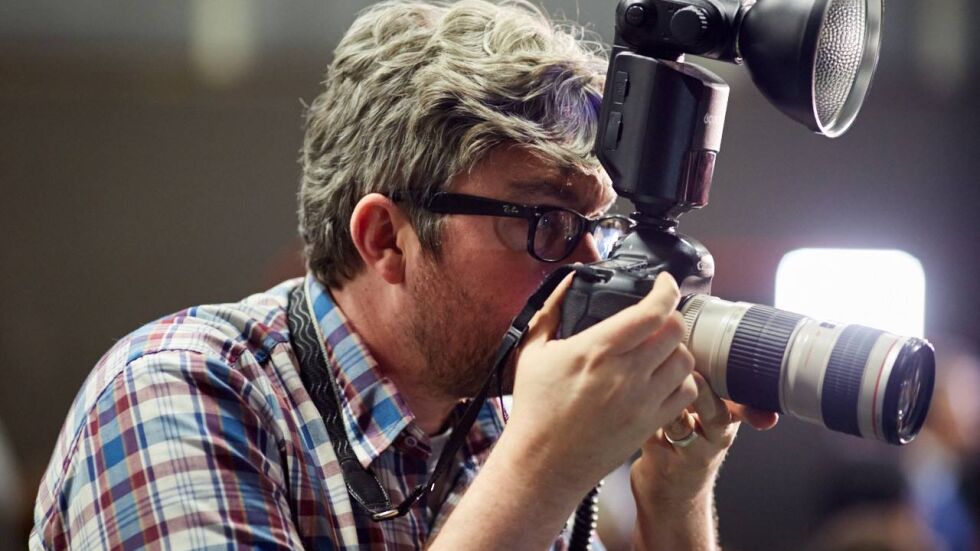 „Не снимам за прессъобщения, а показвам истината“: Историята на един американски фотожурналист