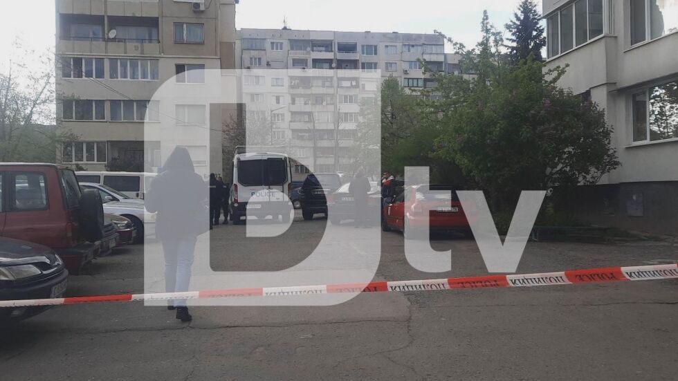 Първо по bTV: Отрядът за борба с тероризма и полицията с операция в столичния квартал „Люлин“ (СНИМКИ)