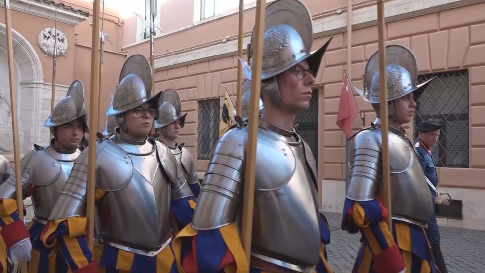 Охраната на папата: Най-малката армия в света