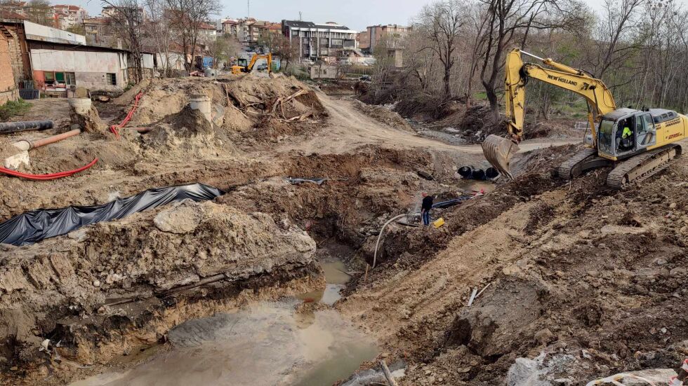  След потопа в Царево: Кога ще бъде подготвен разрушеният мост, който лиши 4 живота? 