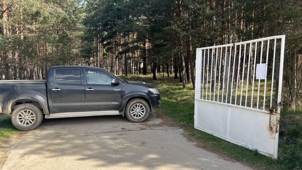  Въпреки бременните кошути: Премахват парцела на Румен Гайтански-Вълка край бент. „ Искър ” (СНИМКИ) 