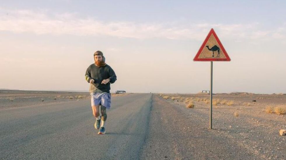 Да замениш алкохола и хазарта: Британец е първият човек, прекосил цяла Африка с бягане