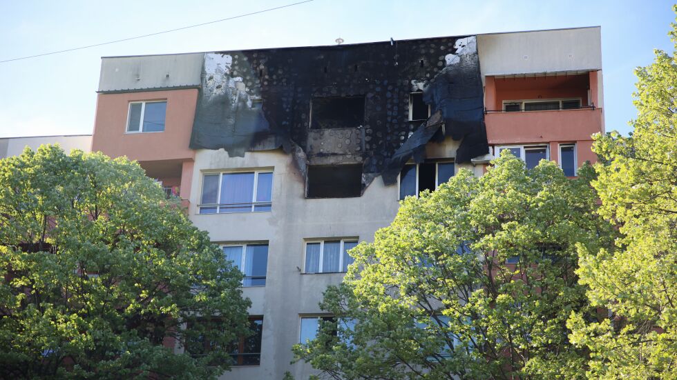 Трагедия след пожара в „Люлин“: Загинали са майка и дъщеря (ВИДЕО)