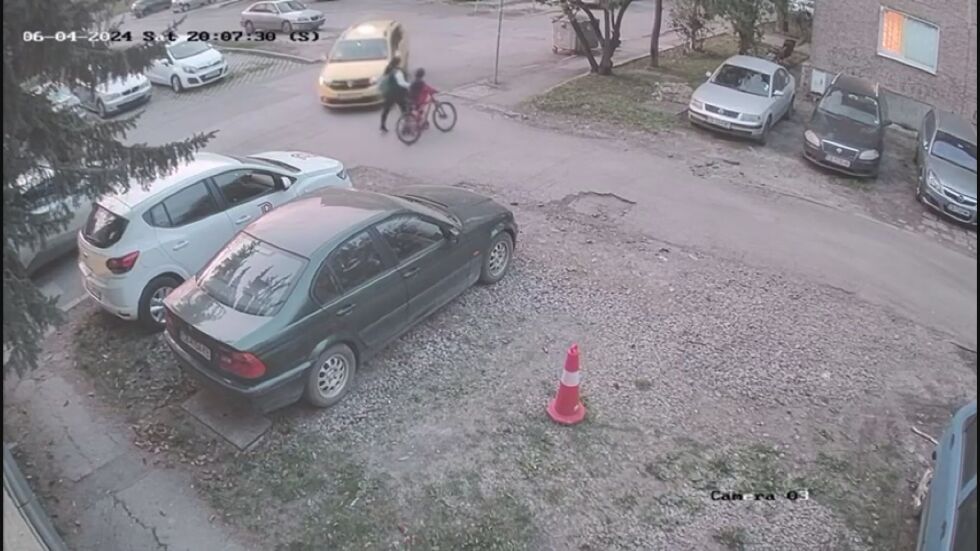 След бягството: Заловиха шофьора, блъснал майка и дете в София (ВИДЕО)