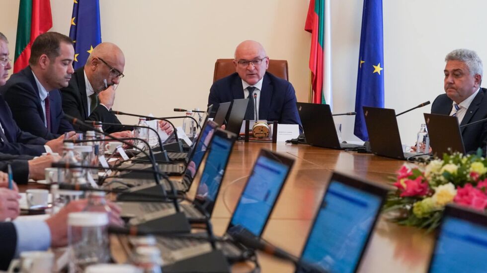 Първо заседание на служебния кабинет: Основен приоритет са честните избори, каза Главчев