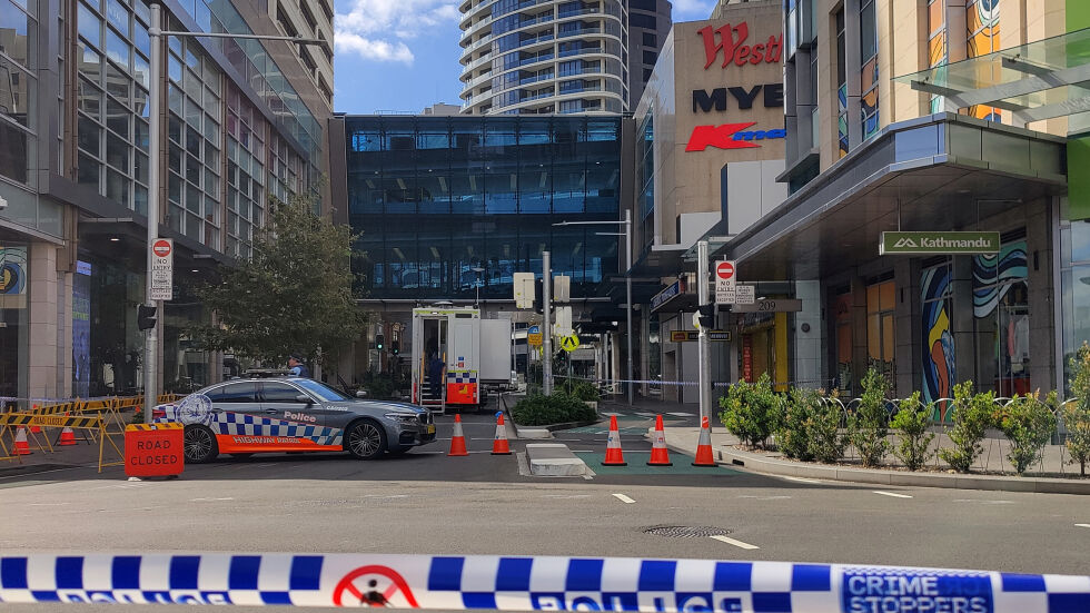 Идентифицираха нападателя от мола в Сидни: 40-годишен с психични отклонения
