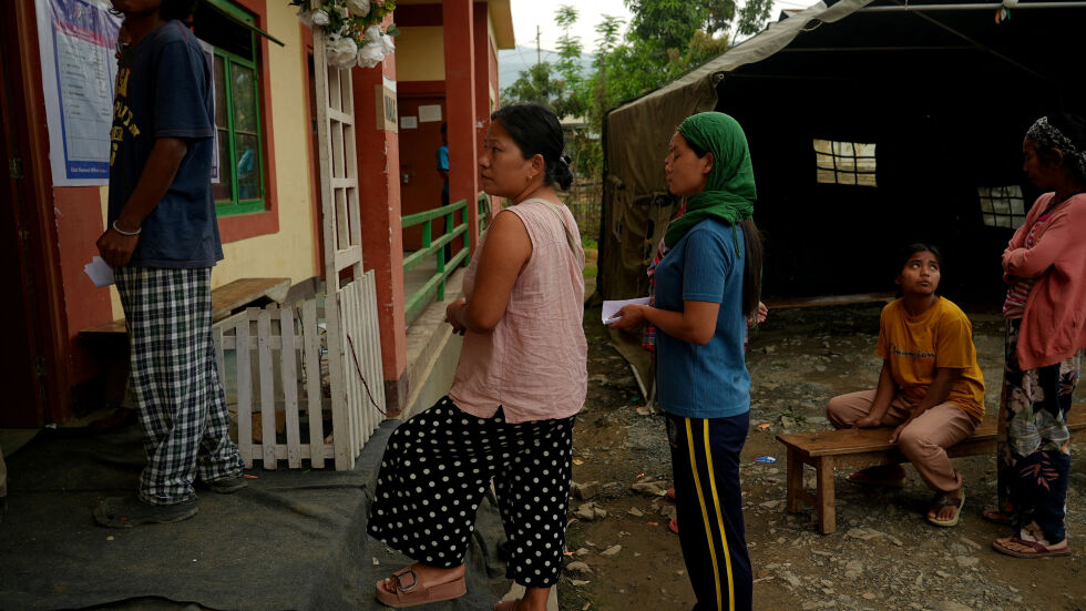  Изборите в Индия: Гласуват съвсем милиард души, в Хималаите е най-високата секция в света 