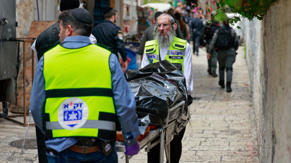  Турски жител намушка служител на реда в Йерусалим (ВИДЕО) 