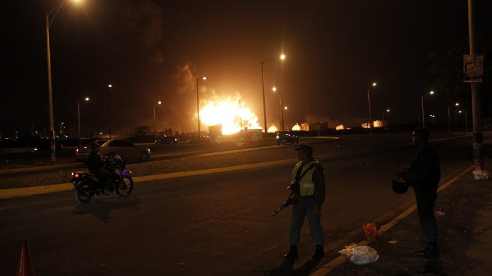 Пожарът в най-голямата петролна рафинерия на Венецуела е овладян